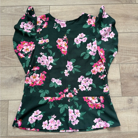 Ann Taylor Green Top with Pink Floral Design - Picture 5 of 5